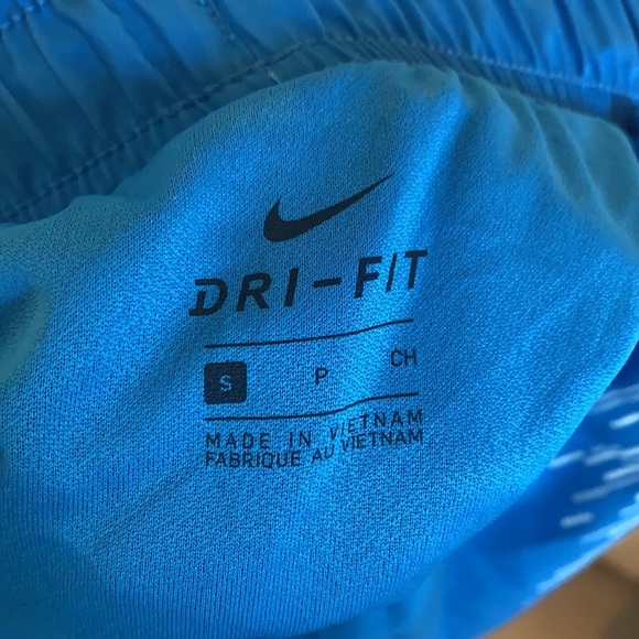 Nike Running Shorts - Picture 3 of 3